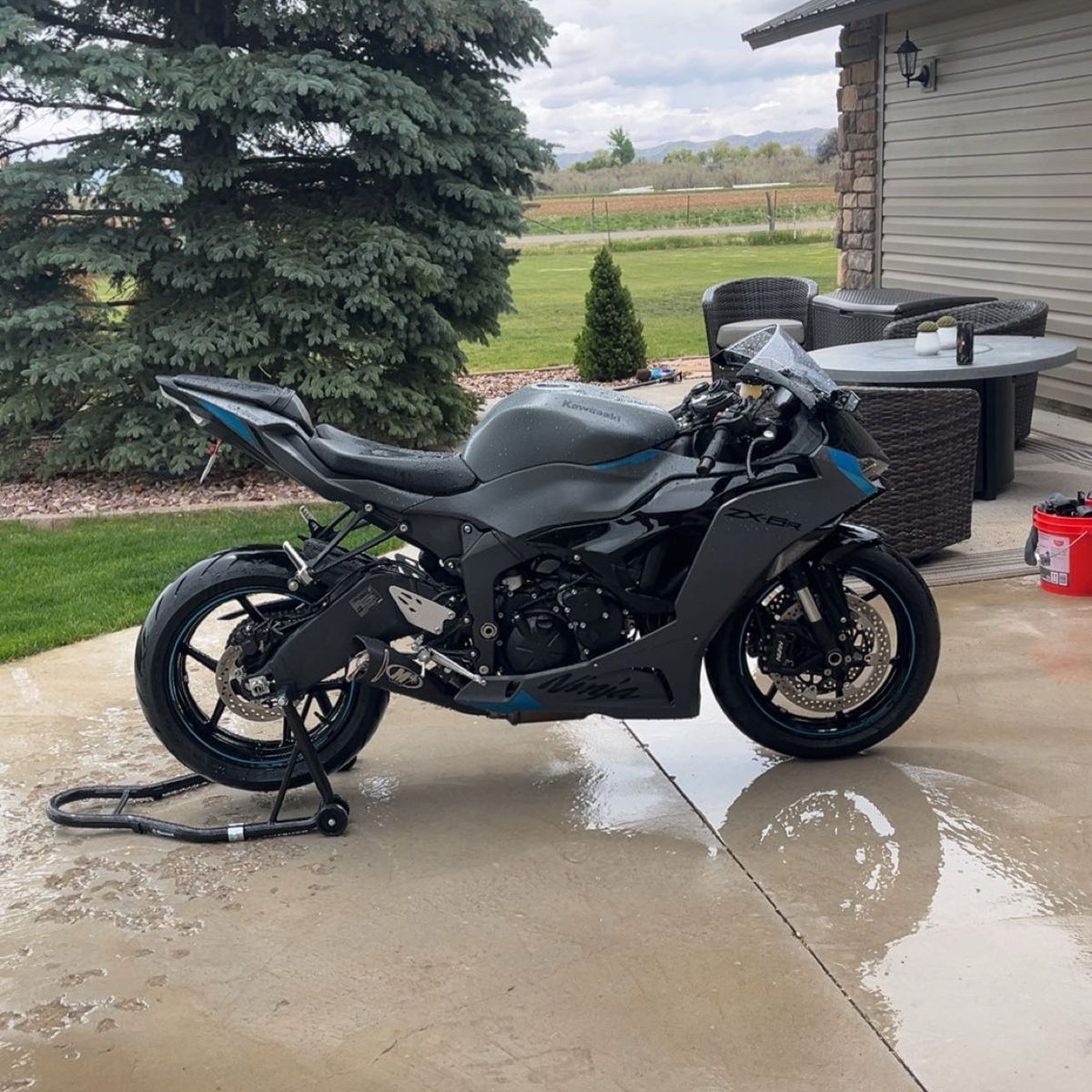 2025 Kawasaki ZX-6R – clean