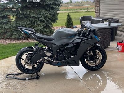2025 Kawasaki ZX-6R – clean
