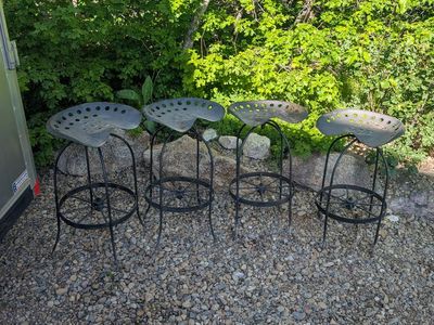 31" Tractor Seat Bar Stools