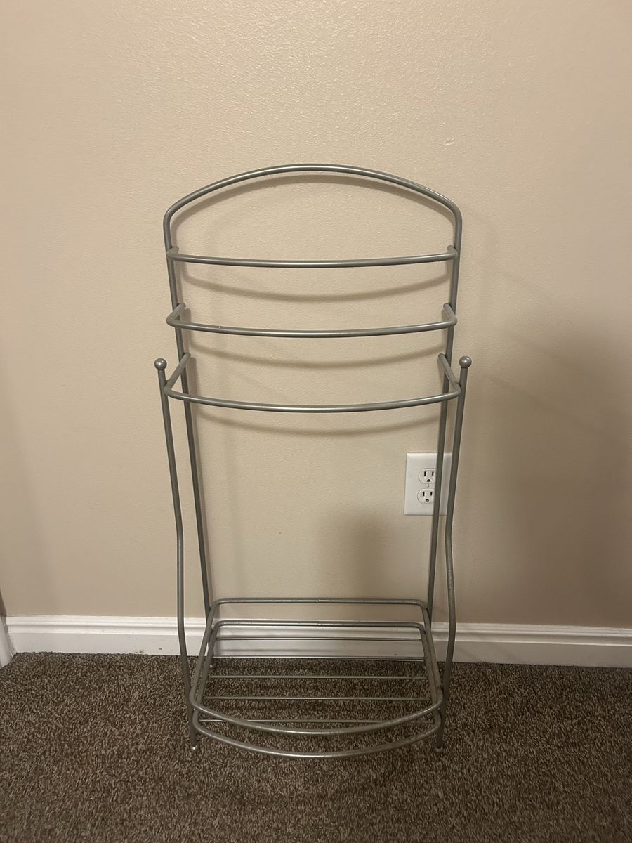 Towel rack