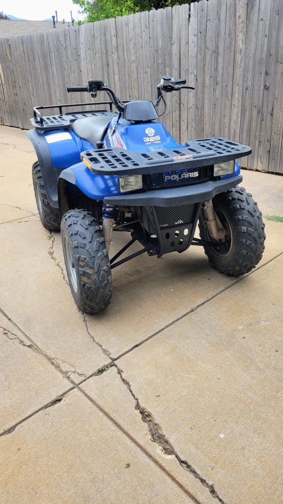 Polaris 325 Magnum ATV 4-Stroke - Blue ATV, 2000 Model Year