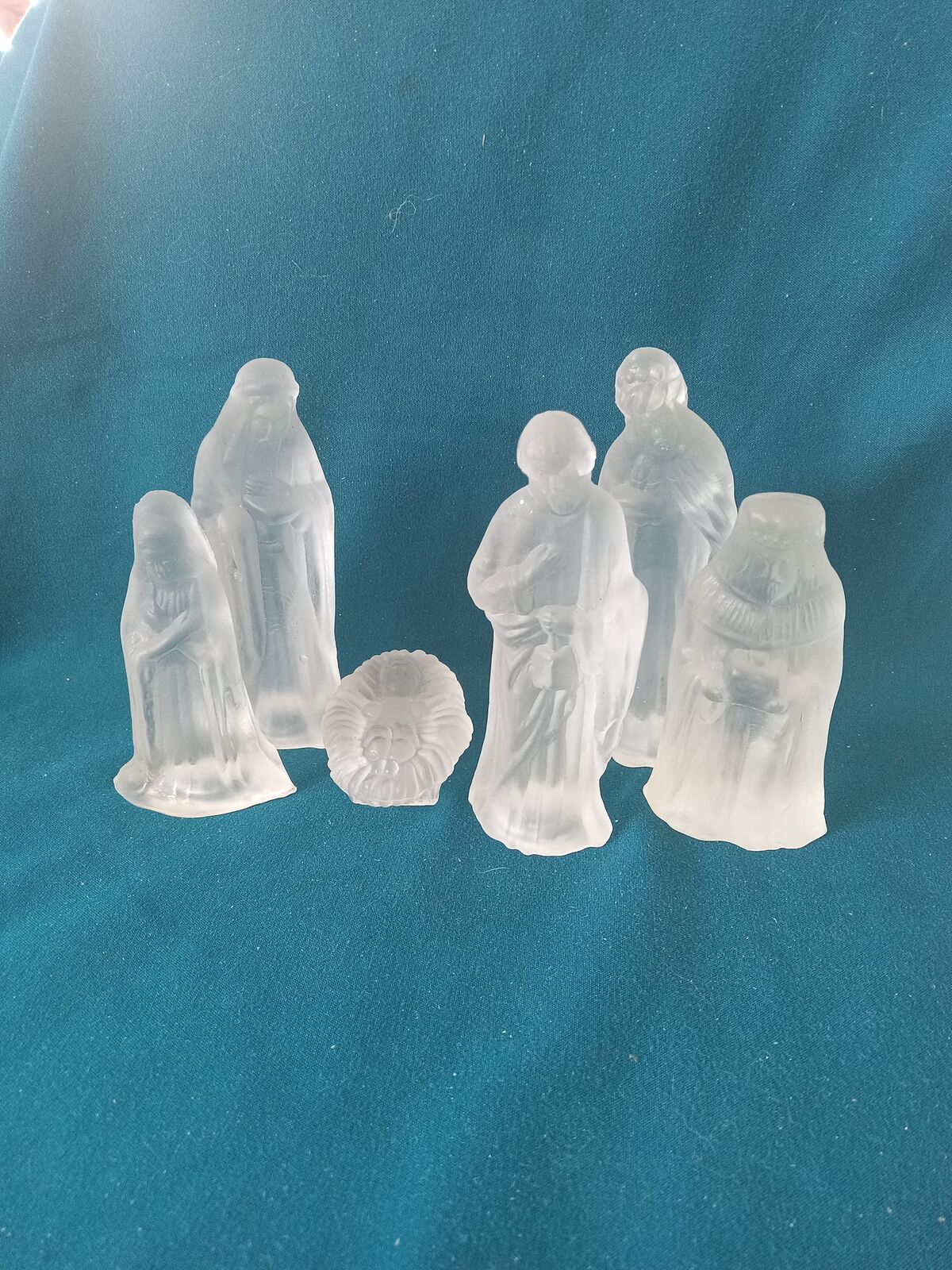 REDUCED AGAIN. Opaque glass Nativity scene. 6 piece, perfect condition.