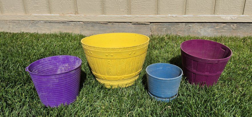 4 Colorful Planting Pots