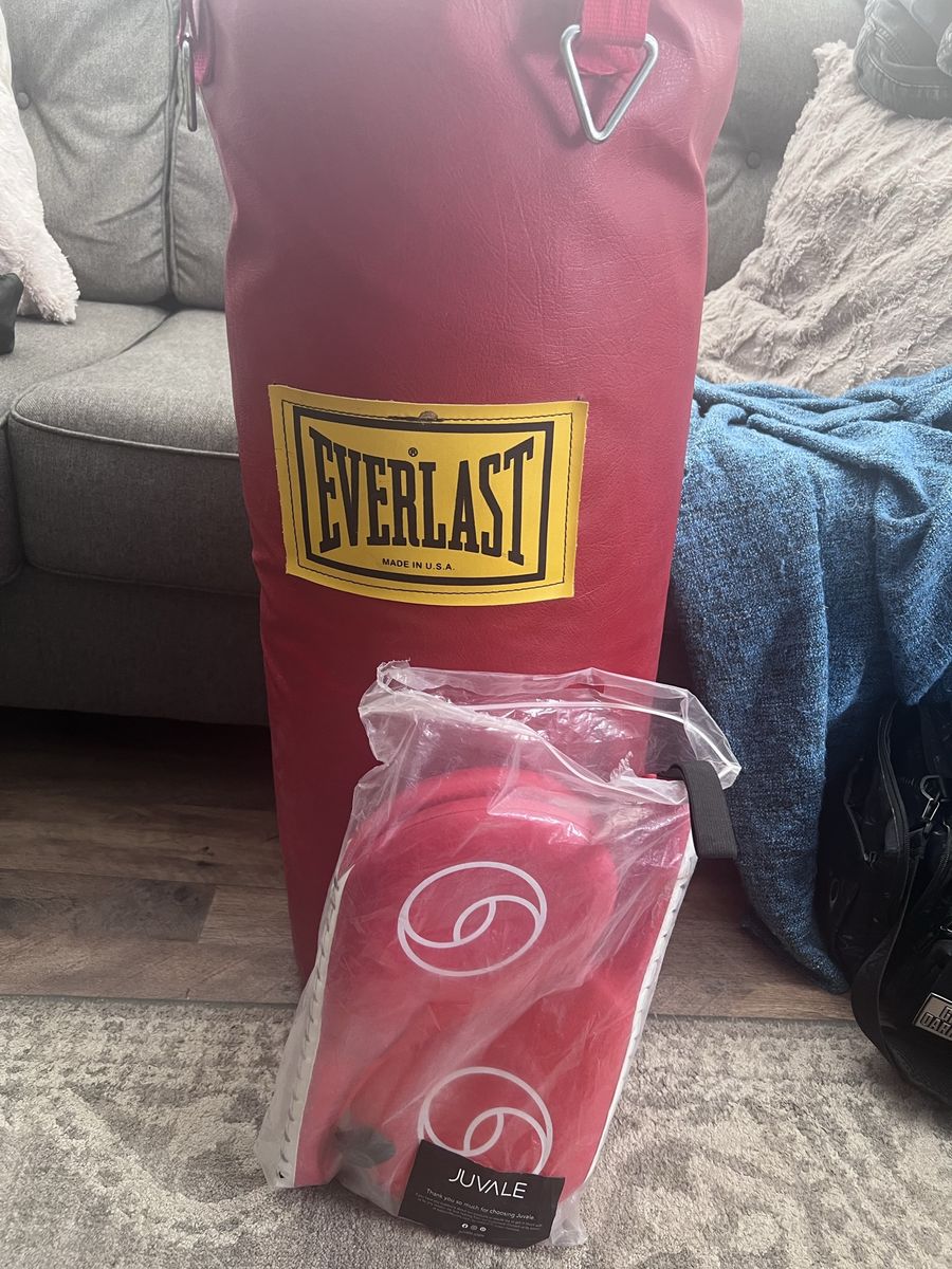 Everlast Red Heavy Punching Bag with Juvale Boxing Pads Set
