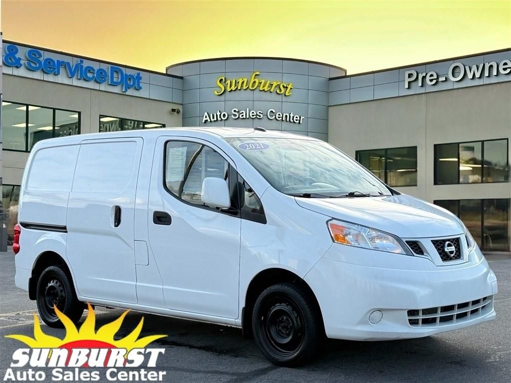 2021 Nissan NV SV