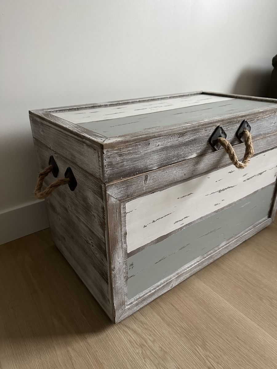 Cute Weathered Trunk With Rope