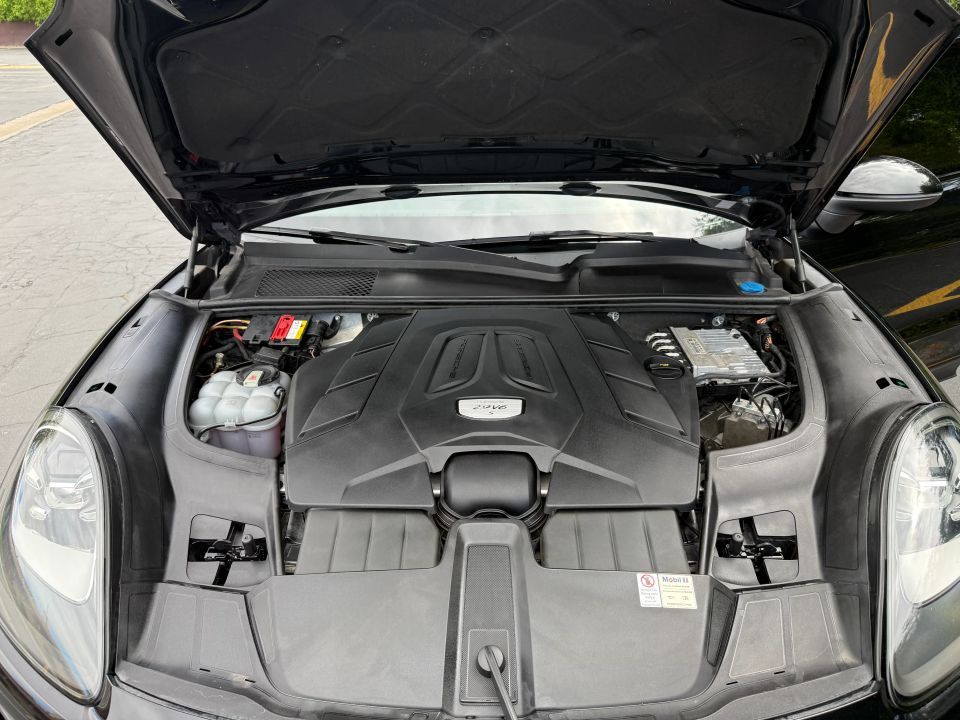 Main image 3