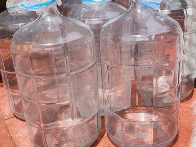 GLASS CARBOYS 6 GALLON
