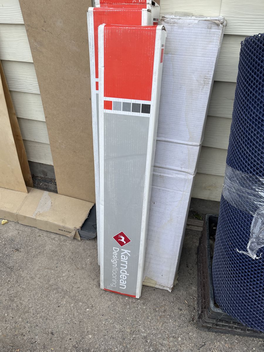 Mandan design flooring