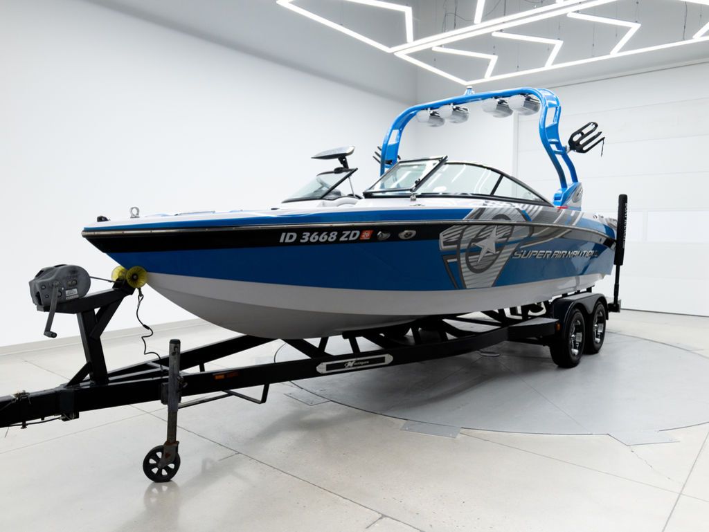 2013 Nautique 230