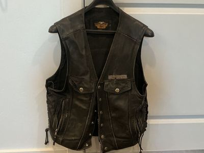 Harley-Davidson Men's Black Leather Motorcycle Vest - Size Large
