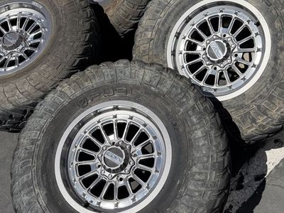 32" Grippers On New Wheels (4/156)