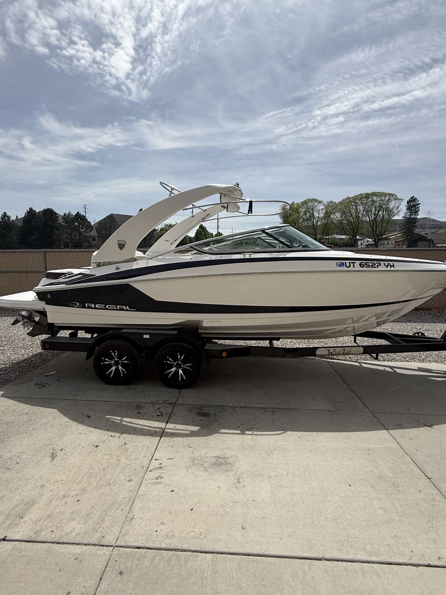 2017 Regal 2300