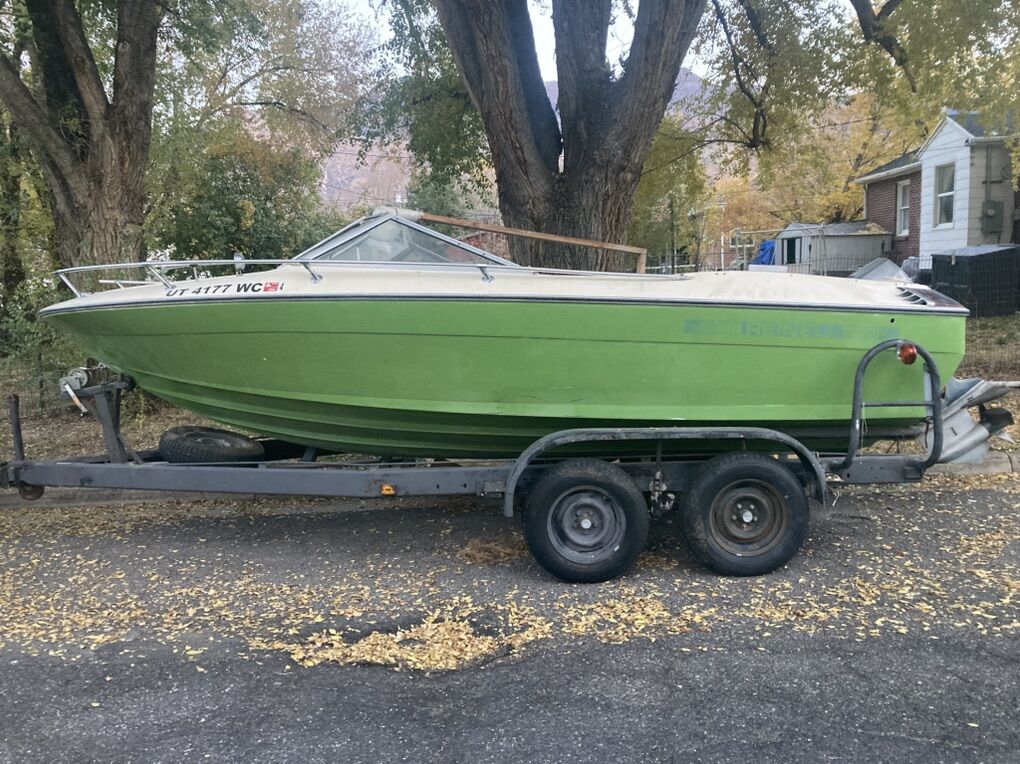 1977 Reinell 19' Boat with 200 HP Motor, Trade