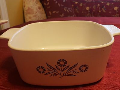 Classic Vintage Corning Ware 1.5 qt. Dish