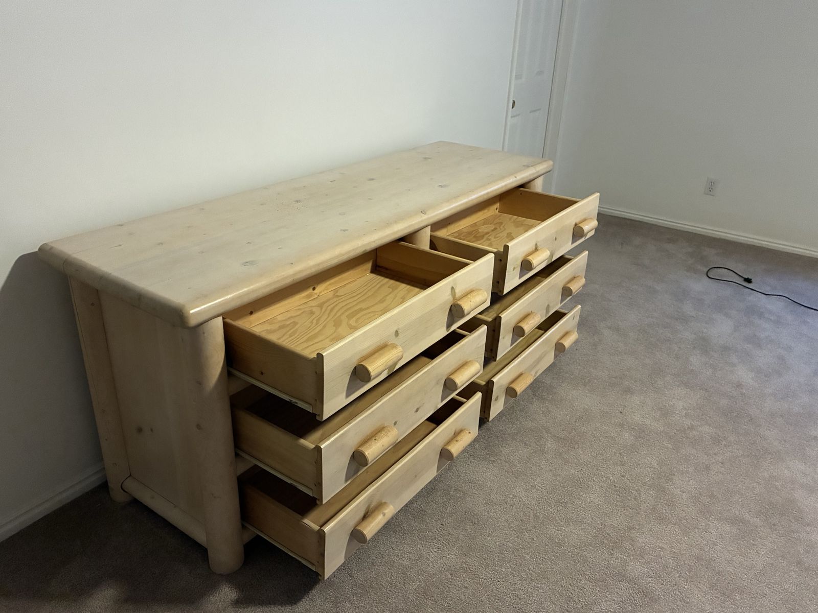 Main image 3