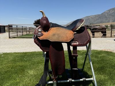 Barrel Saddle 15 In