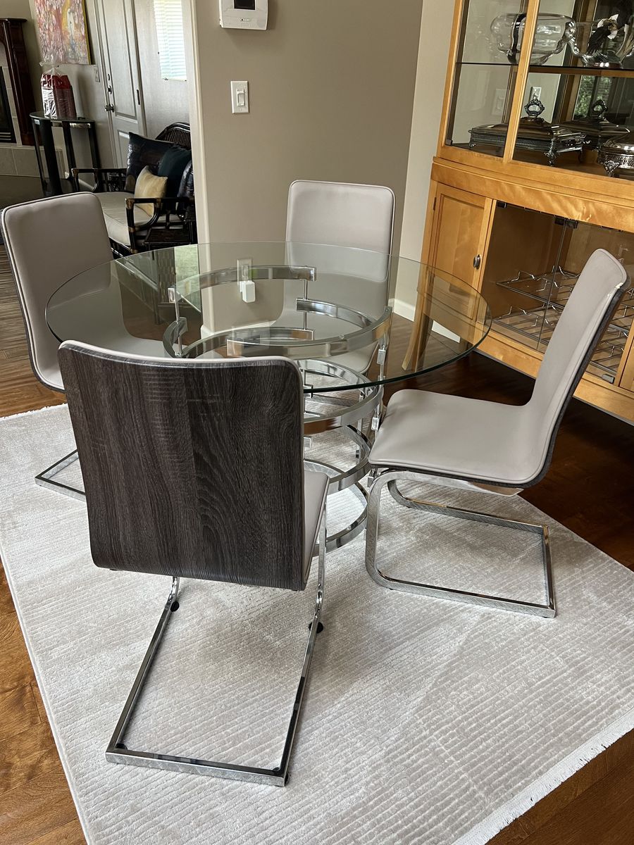 Round Glass Dining Table with Set For 4