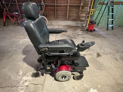 INVACARE PRONTO M41 ELECTRIC WHEEL CHAIR