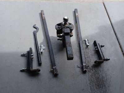 Equal-i-zer Hitch