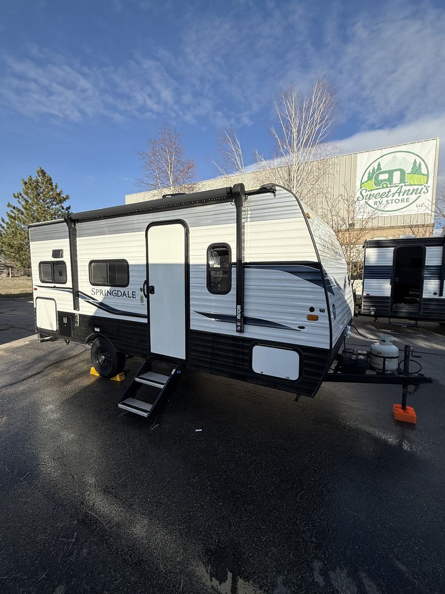 2022 Keystone Springdale 1740RK Couples Coach Travel Trailer