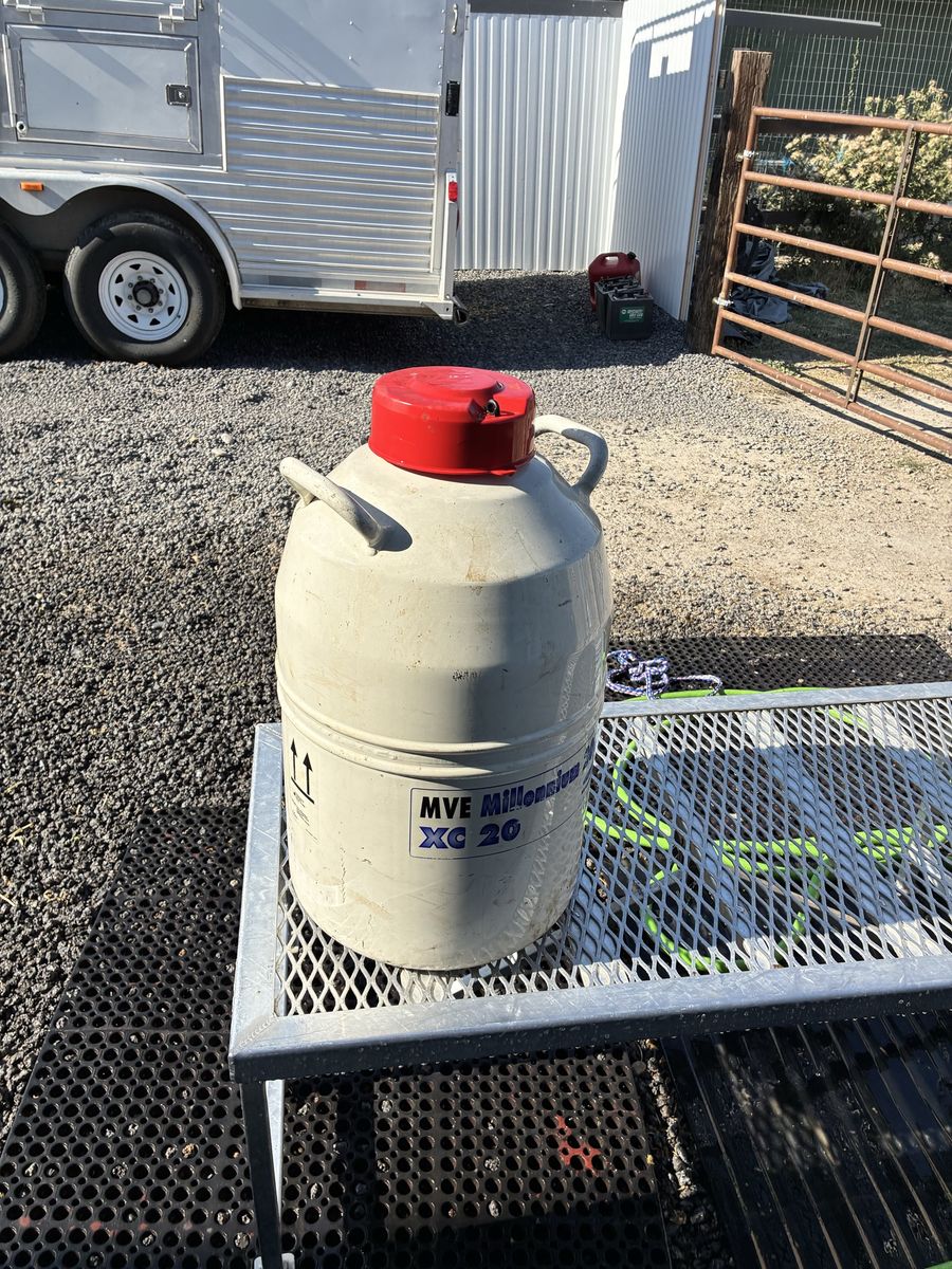 Semen Tank