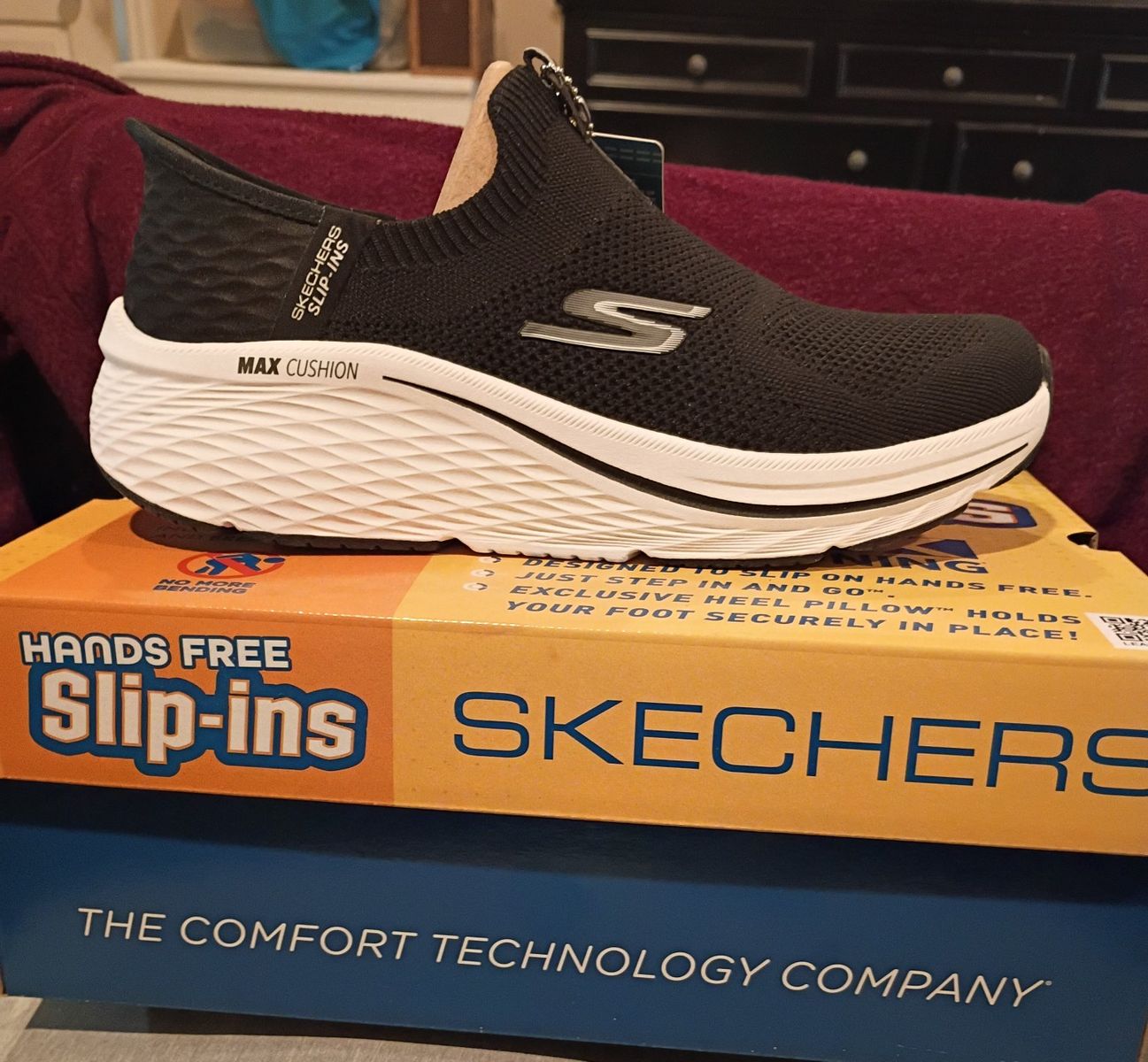 Brand New Skechers women's 9.5