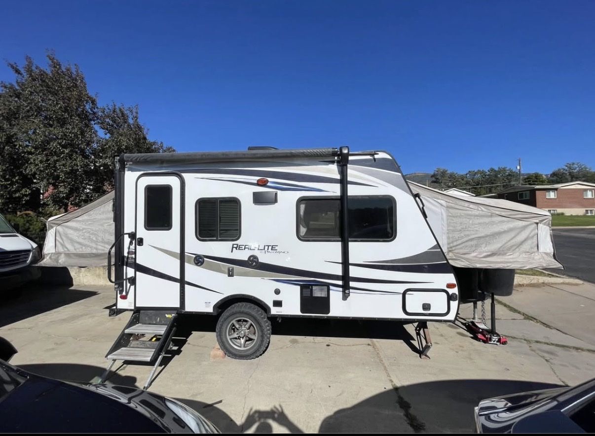 2019 Palomino Real Lite 147X