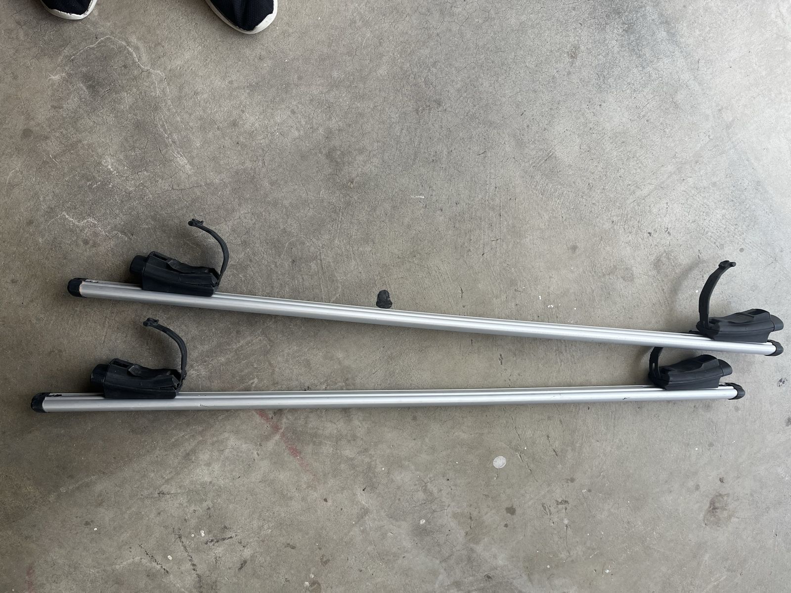 55” Thule AeroBars