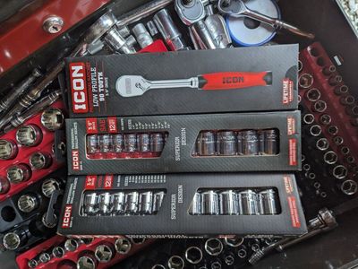 icon 90 tooth ratchet with sae and metric sockets