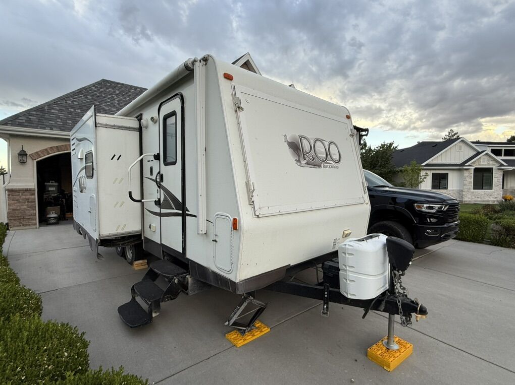 2014 Rockwood Roo 23 iKSS Hybrid Trailer