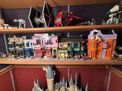 LEGO 75978 Harry Potter Diagon Alley Complete Set w/ All Minifigs and Manuals