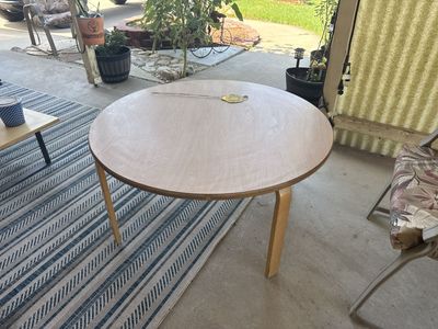 Free kids table