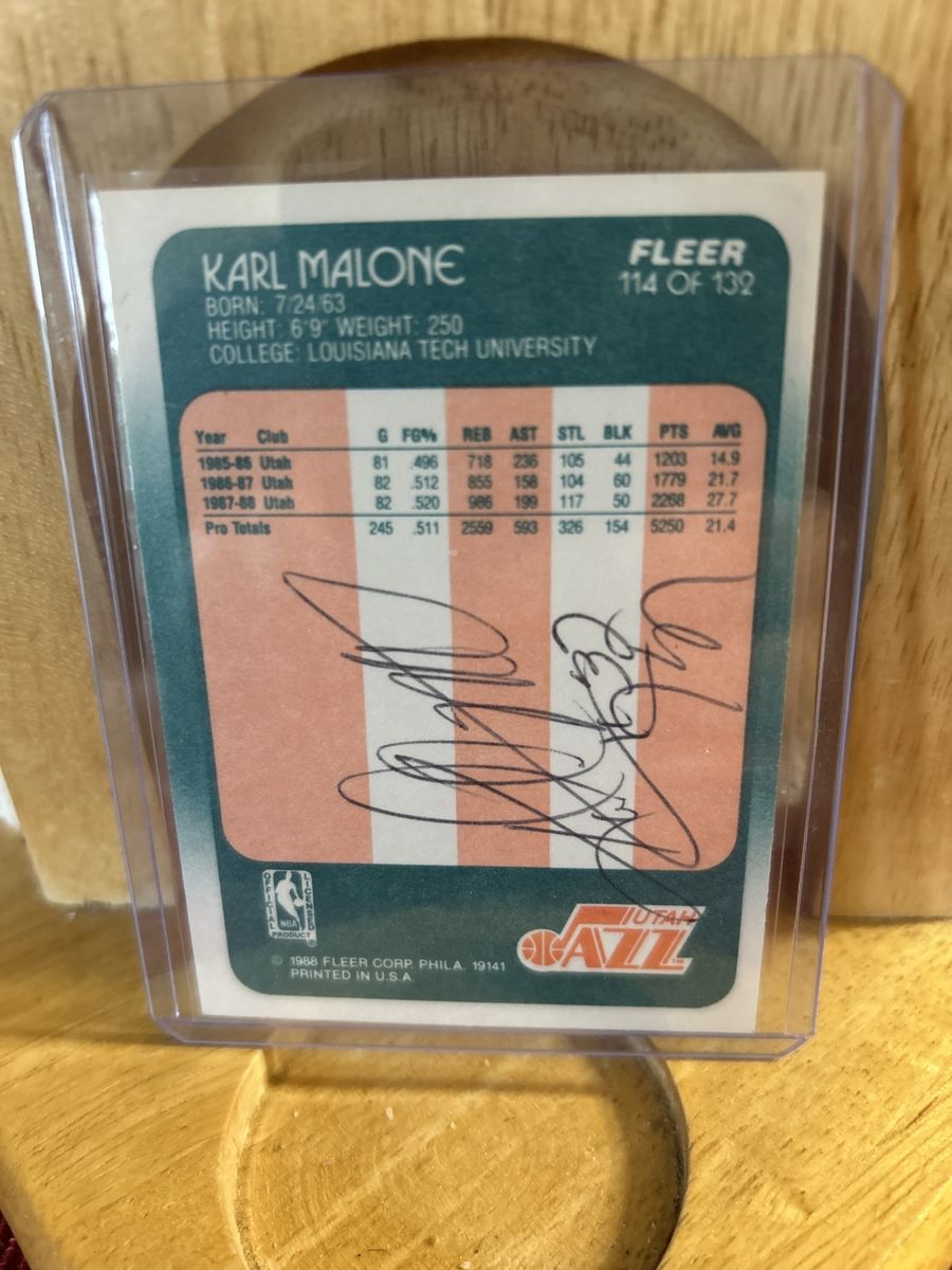 1988 Fleer Karl Malone Jazz Forward Basketball Card #114 Autographed NBA UTAH JAZZ BASKETBALL Hand Signed Old School Auto.