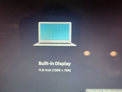 Apple MacBook Air 11-inch Early 2015 i5 1.6GHz 8GB RAM with Charger
