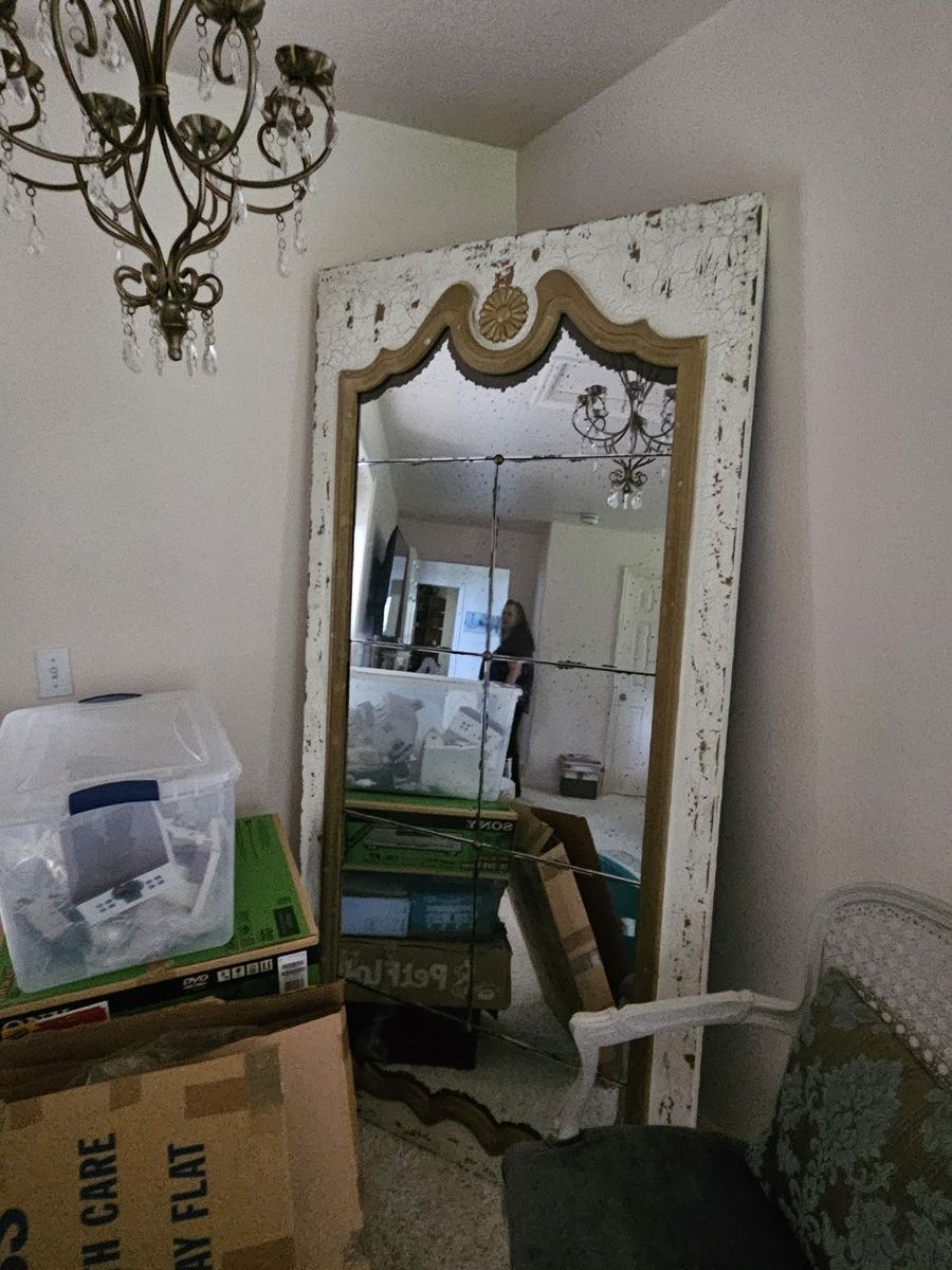 Main image 10