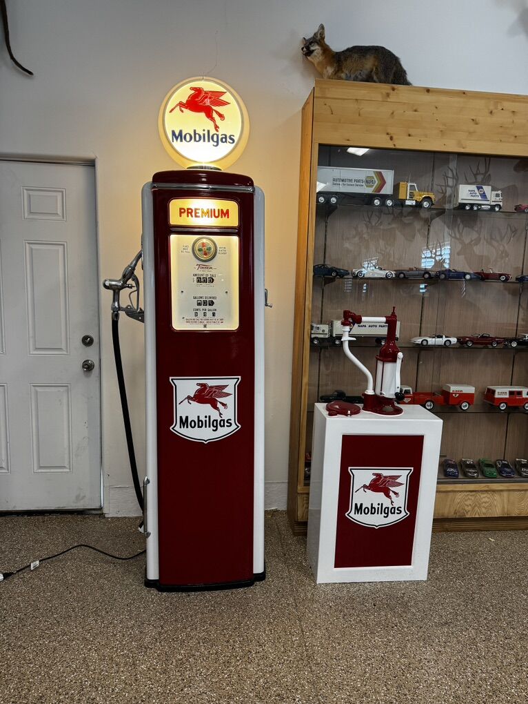 Restored Mobilgas Gas Pump And Lubester