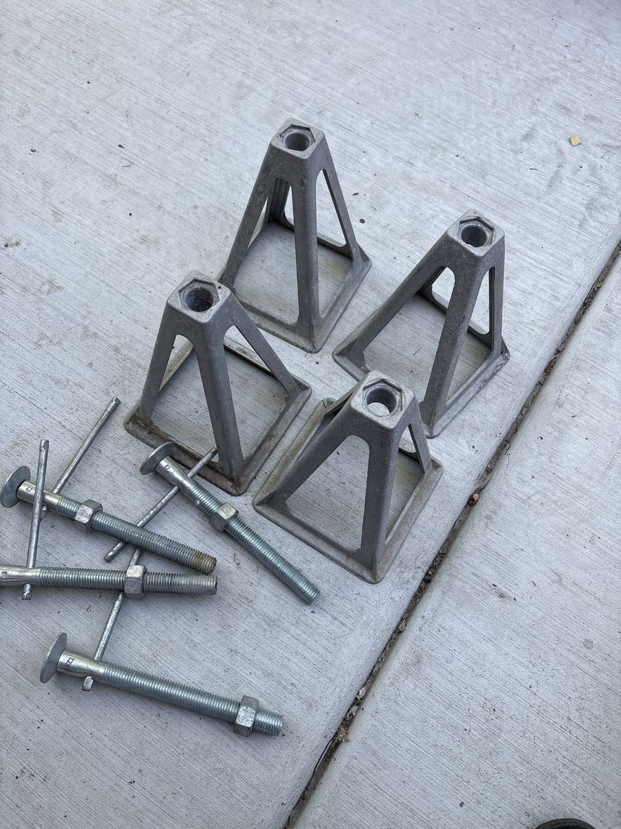Set of 4 Aluminum RV Stabilizer Jack Stands with Threaded Screw Assembly