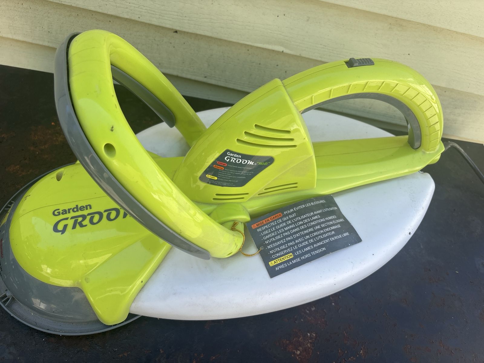 Garden Groom Midi Electric Hedge Trimmer and Shredder
