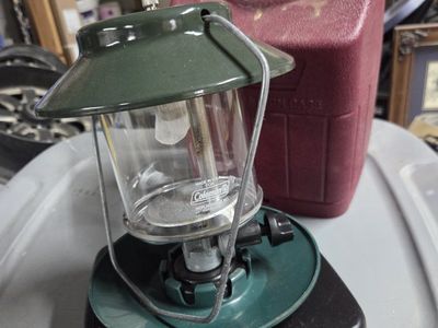 Coleman Vintage Single Mantle Lantern 288A700 with Hard Case - Green/Maroon