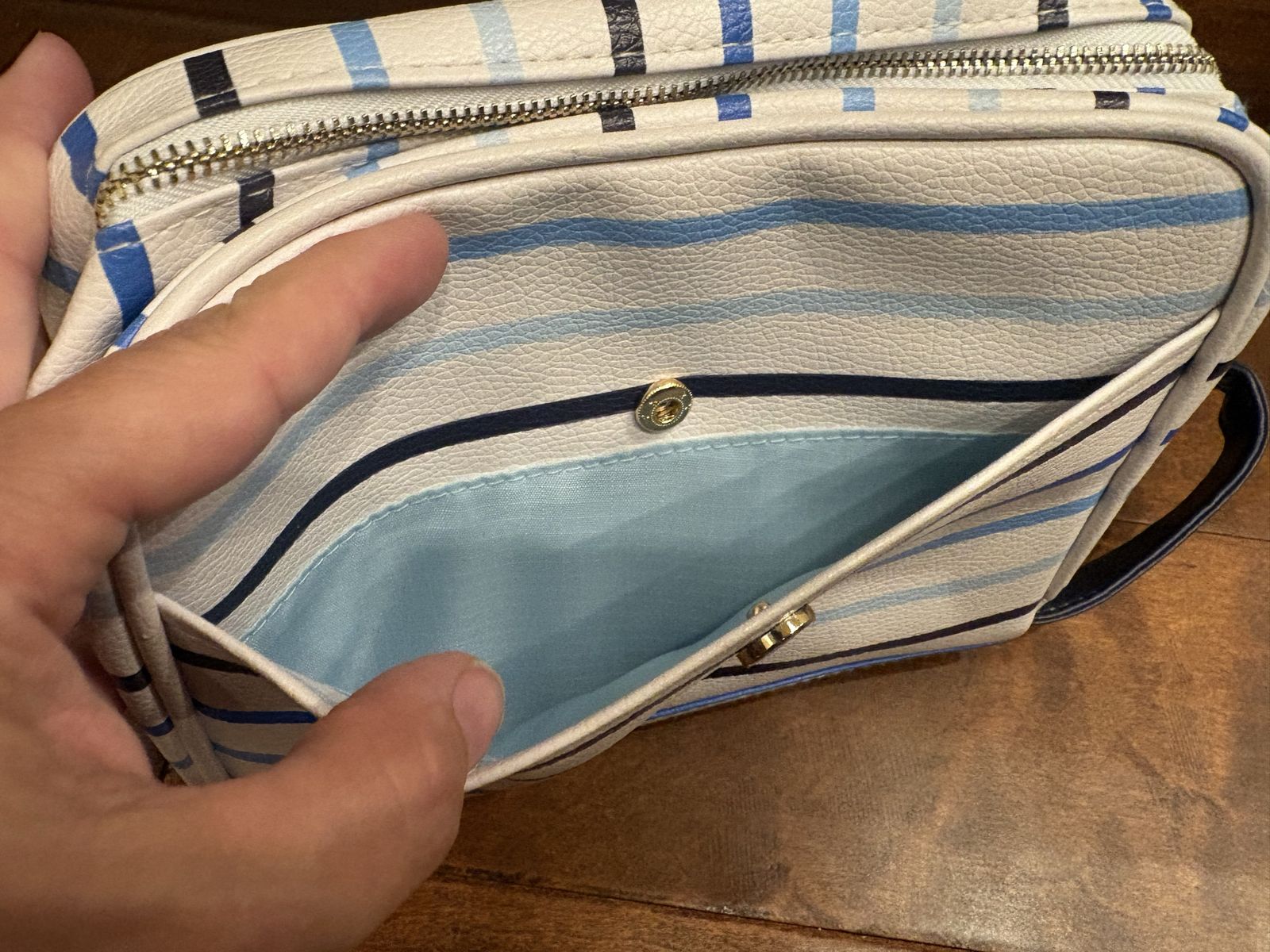 Main image 3