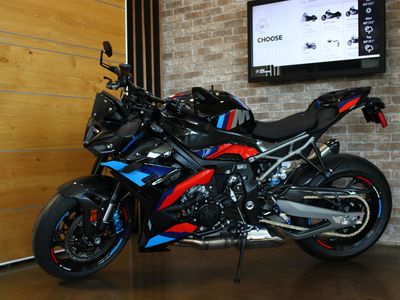 2026 BMW M 1000 R