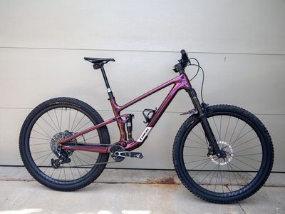 2025 Trek Top Fuel 9.9 X0 AXS Gen 4 | M/L