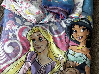 Twin size Disney princess comforter, sheets, pillowcases