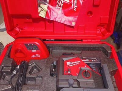 NEW Milwaukee M12 3-plane Laser