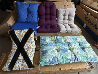 Random cushions