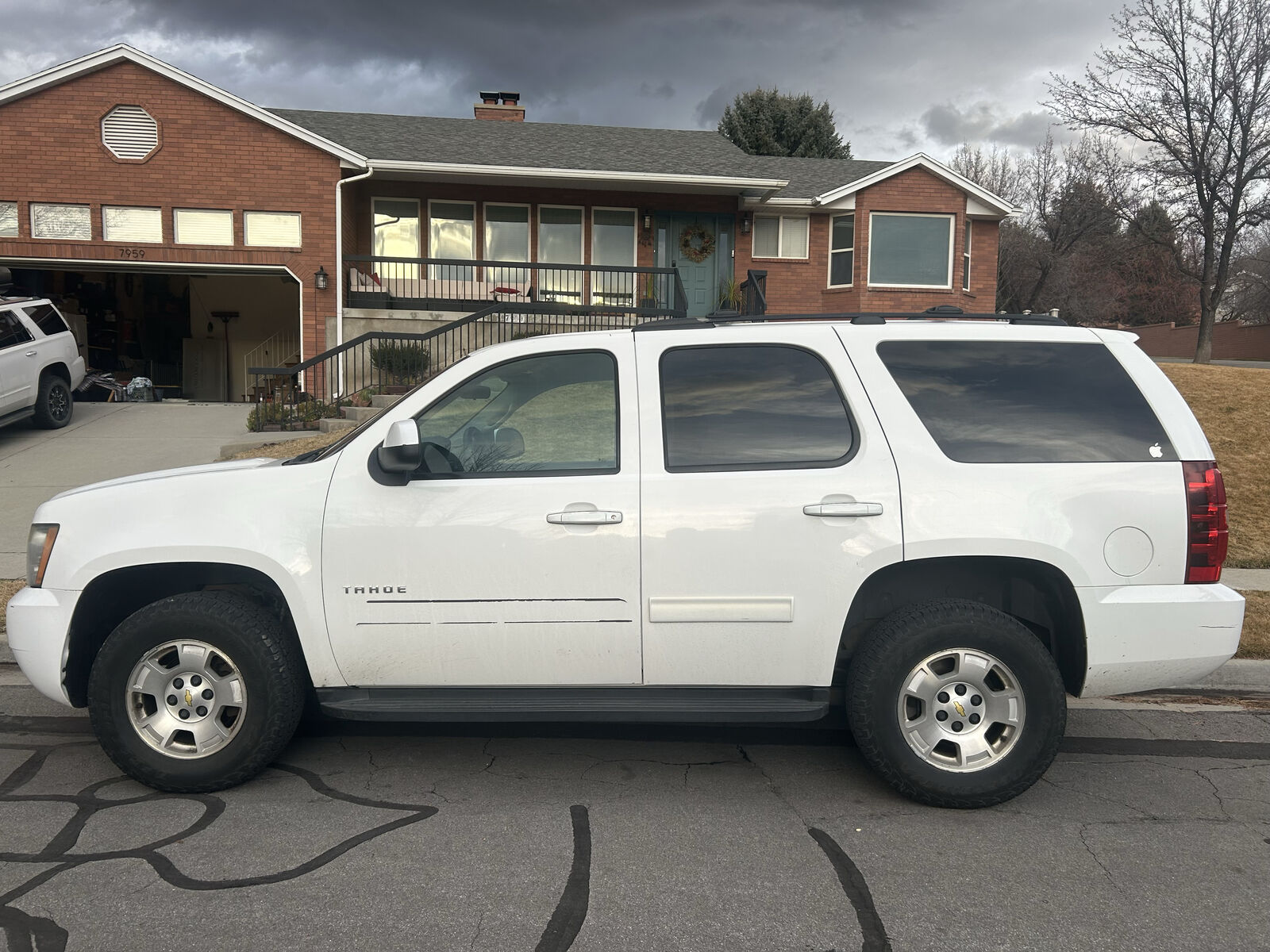 2012 CHEVROLET TAHOE LS