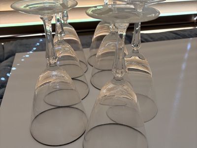 Set of 7 Clear Glass Stemmed Wine Glasses