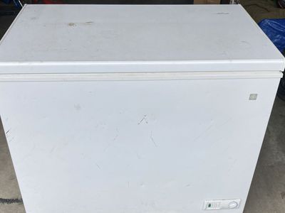 General Electric 7.0-cu-ft chest Freezer