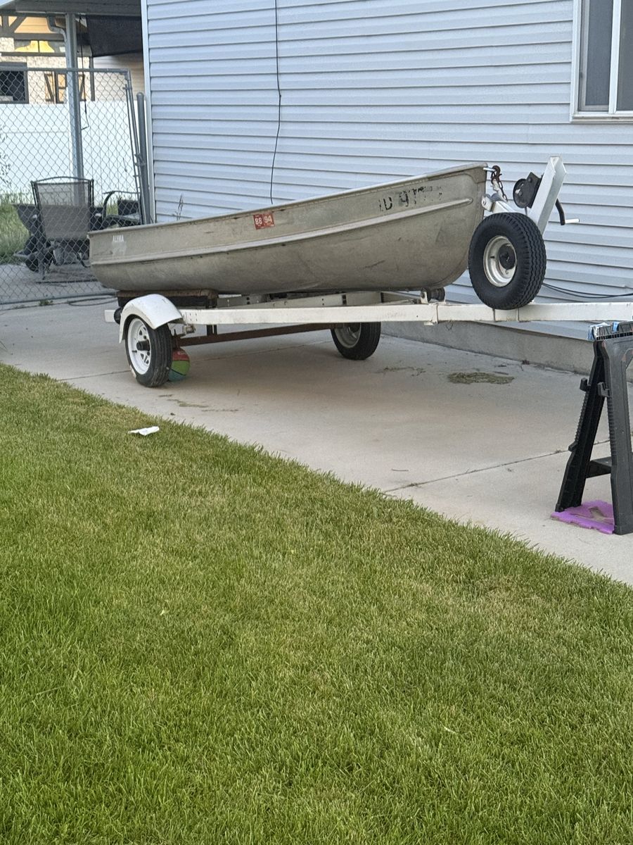 Alumicraft boat